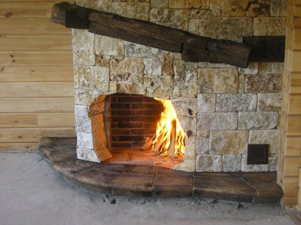 Уютно и тепло: как сделать камин в частном доме