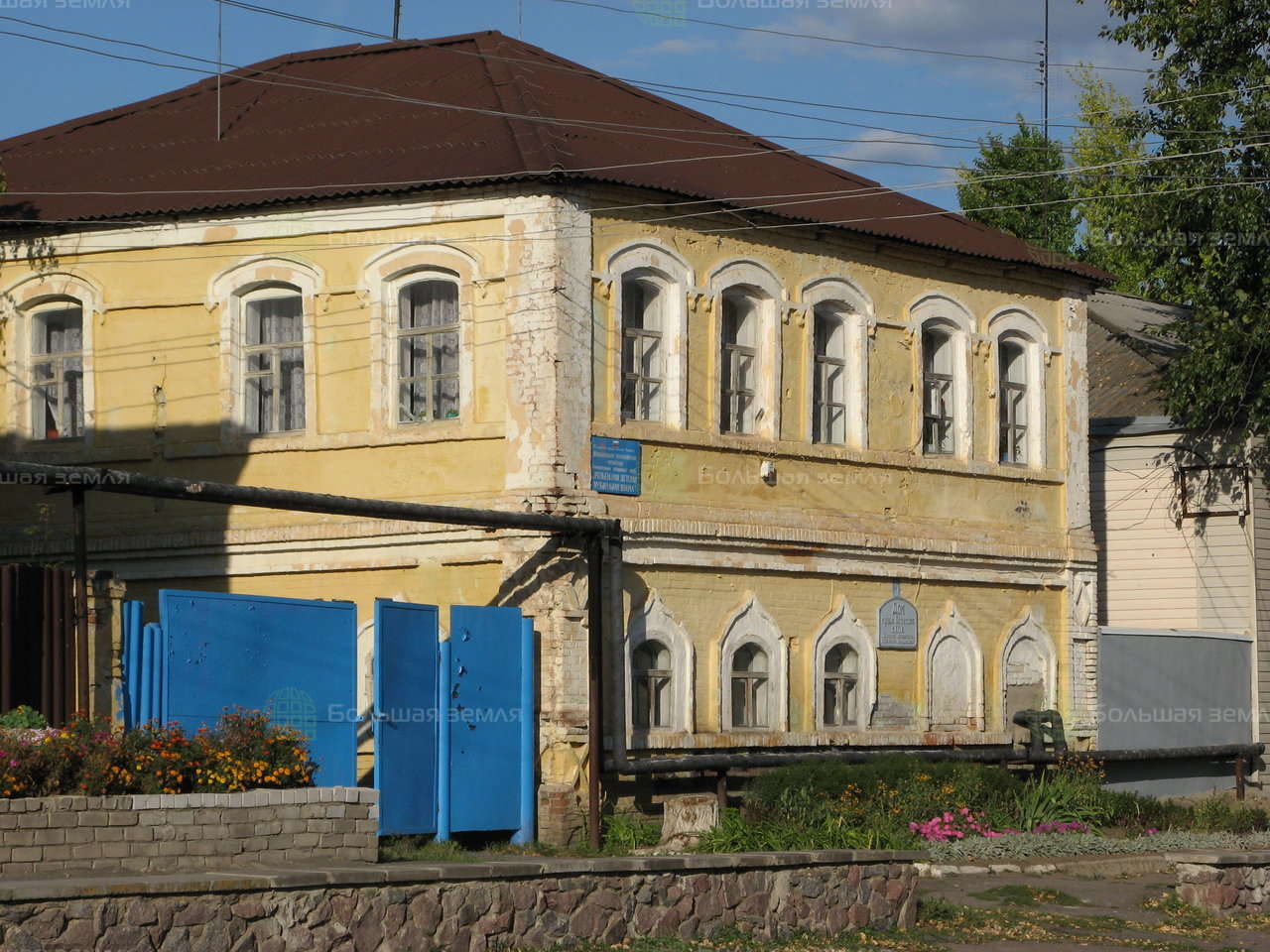 Купить участок Воронежская обл, р-н Репьевский, с Репьевка, пл Победы, 6  0.08 в Репьевский районе Воронежский по Новорязанское шоссе | Компания  